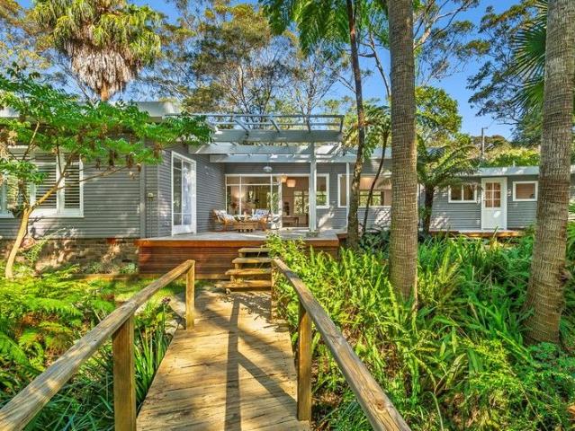 Mid century magic on Ruskin Rowe