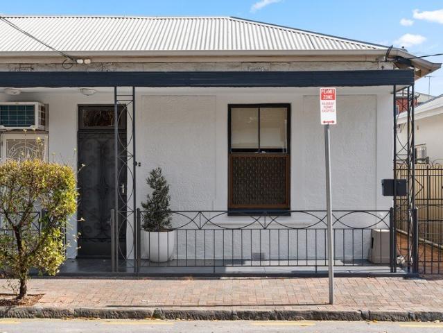 Mid Century Maisonette & Hidden Depth in Heart of Norwood