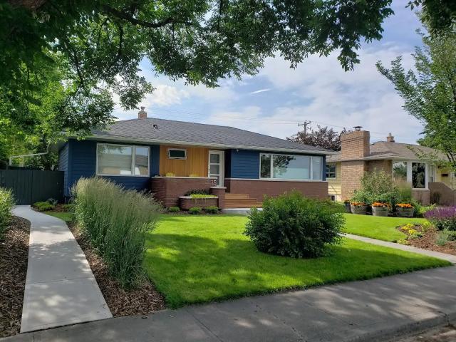 MID CENTURY MODERN BUNGALOW CLOSE TO DOWNTOWN — 2 Bedrooms House