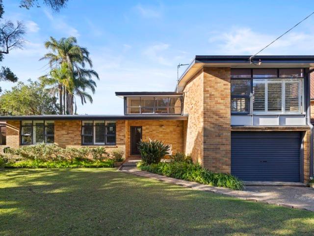 Mid century modern gem in prized cul de sac