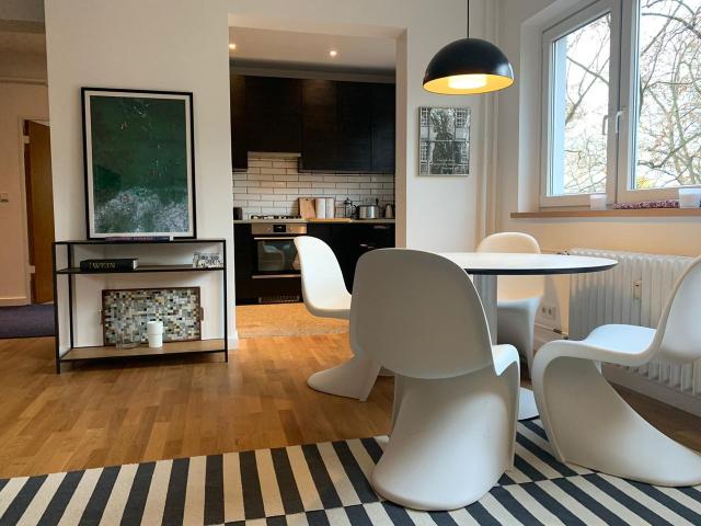 Mid Century Style overlooking park and pond, Berlin Amsterdam Apartments for Rent