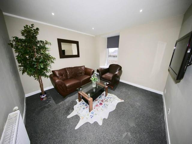 Mid Road, Dundee DD3, 2 bed flat to rent, £750 pcm | PrimeLocation