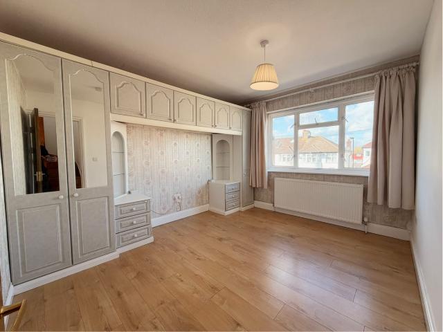 Middleton Avenue, Greenford UB6, 3 bed flat to rent, £2,000 pcm | PrimeLocation