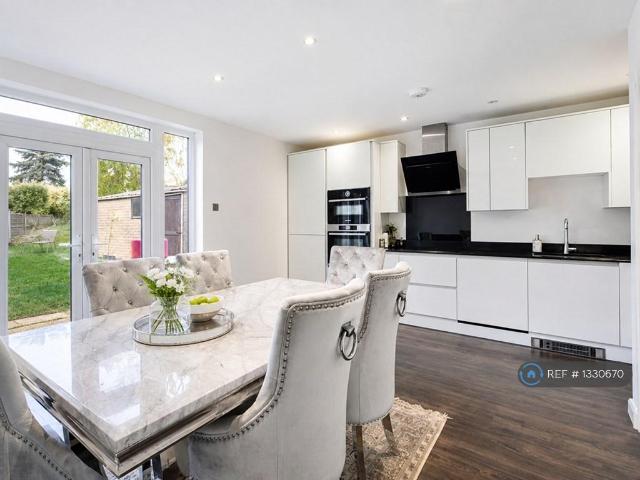 Middleton Drive, Pinner, HA5 3 bed semi detached house to rent £2,750 pcm £635 pw