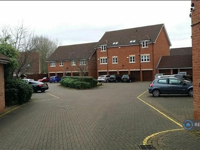 Middleton, Milton Keynes, MK10 3 bed flat to rent £1,599 pcm £369 pw