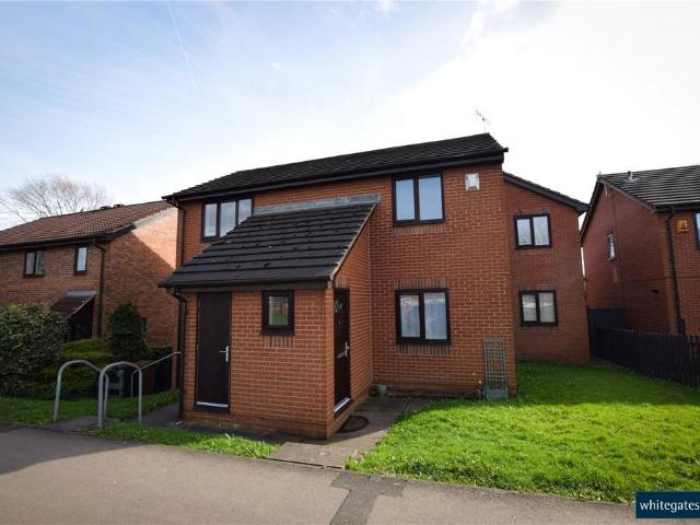 Middleton Park Road, Middleton. 2 bed apartment to rent £775 pcm £179 pw