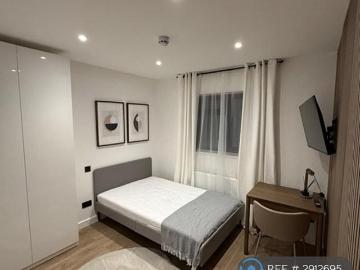Middleton Road, Carshalton, London, SM5 1 bed in a house share to rent £1,014 pcm £234 pw