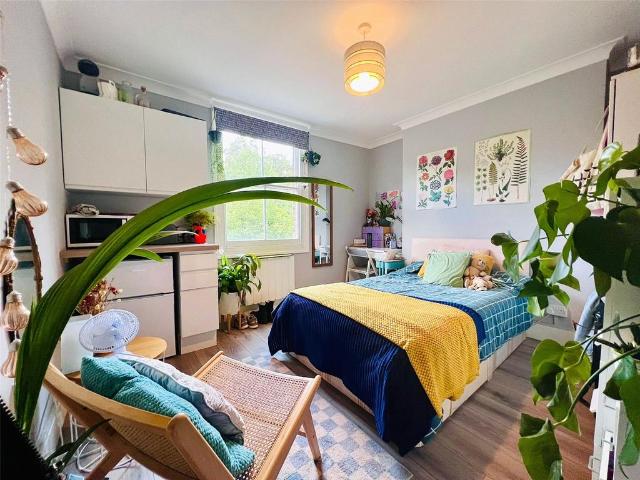 Middleton Road, London, E8 1 bed end of terrace house to rent £900 pcm £208 pw