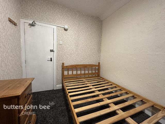 Middlewich Street, CREWE 1 bed in a house share to rent £500 pcm £115 pw