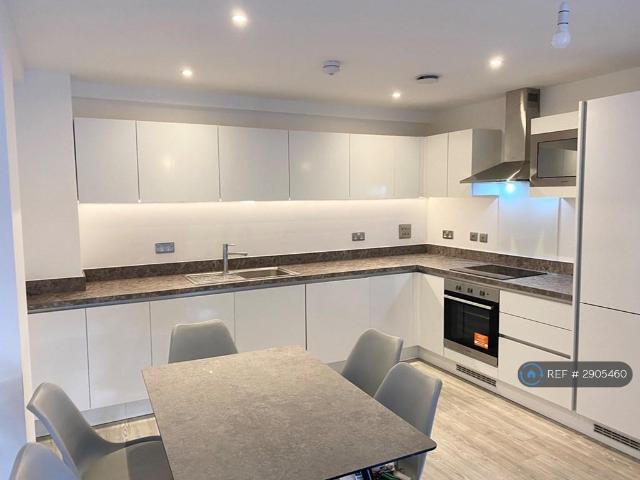 Middlewood Plaza, Salford, M5 2 bed flat to rent £1,495 pcm £345 pw