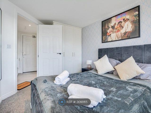 Middlewood St, Salford M5, 2 bed flat to rent, £1,450 pcm | PrimeLocation