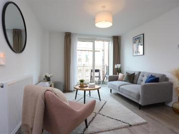 Middlewood Street, Salford M5 3 bed flat to rent £1,995 pcm £460 pw