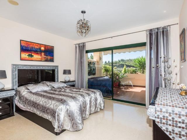 Middle Floor Apartment · Benahavís
