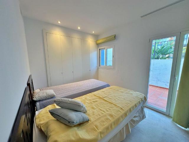 Middle Floor Apartment · El Paraiso