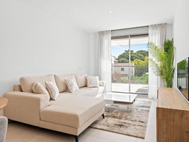 Middle Floor Apartment · Elviria