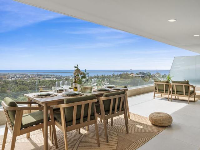 Middle Floor Apartment · Estepona