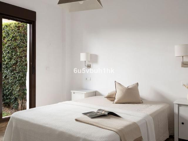 Middle Floor Apartment · Estepona