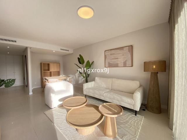 Middle Floor Apartment · Estepona