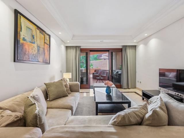 Middle Floor Apartment · Estepona