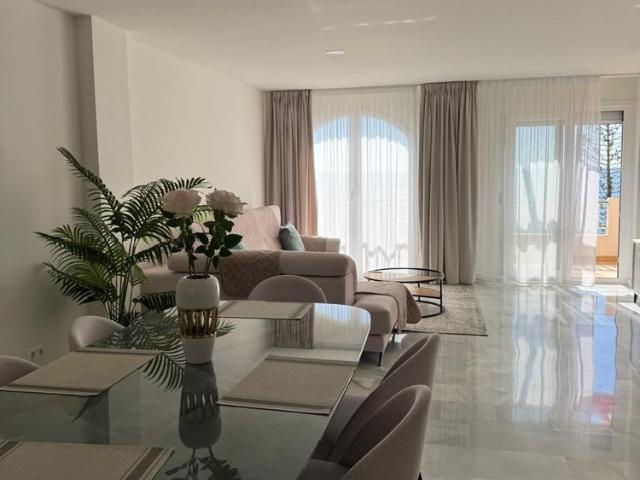 Middle Floor Apartment · Estepona