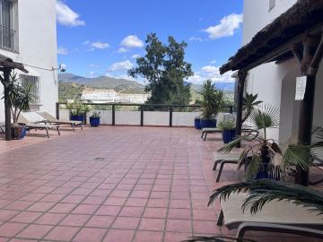 Middle Floor Apartment · Estepona