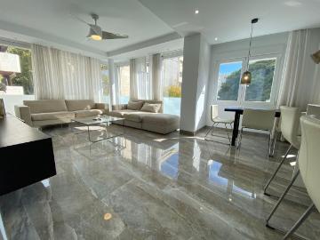 Apartamento en alquiler en La Quinta, Benahavís - Plaza aparcamiento