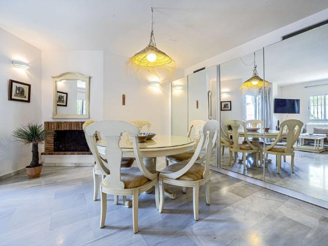 Middle Floor Apartment in Nueva Andalucía