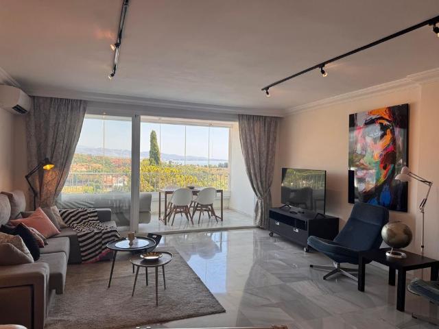Middle Floor Apartment in Nueva Andalucía
