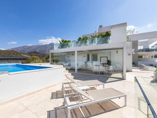 Middle Floor Apartment in Nueva Andalucía