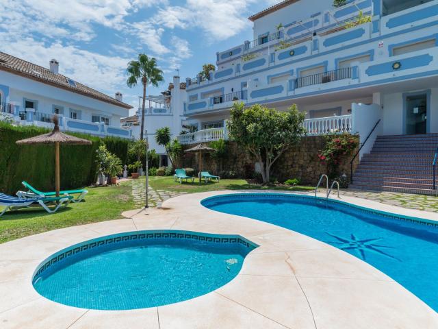Middle Floor Apartment in Nueva Andalucía