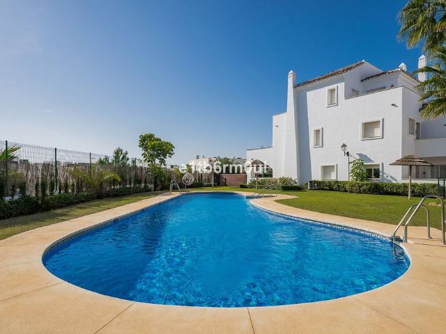 Middle Floor Apartment in Nueva Andalucía