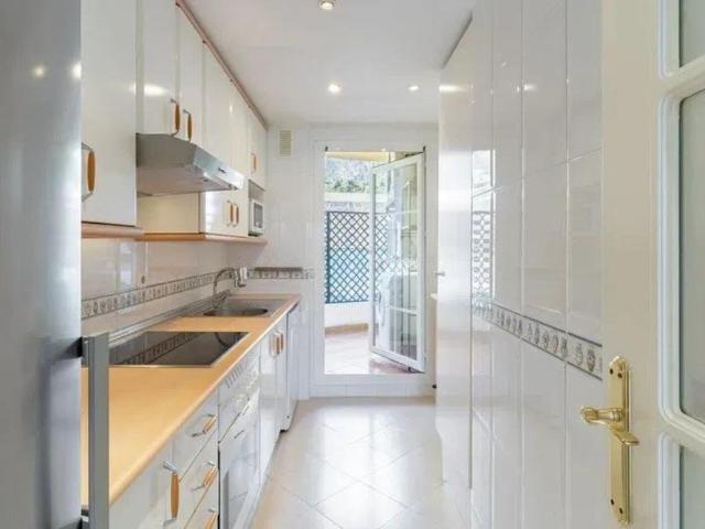 Middle Floor Apartment in Nueva Andalucía