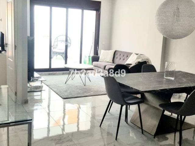 Middle Floor Apartment in Nueva Andalucía