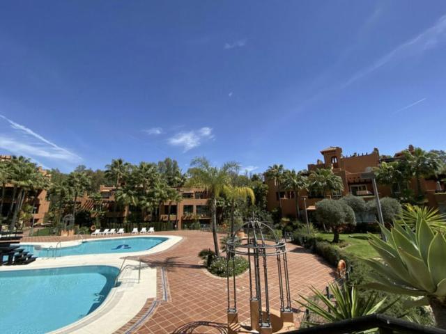 Middle Floor Apartment in Nueva Andalucía
