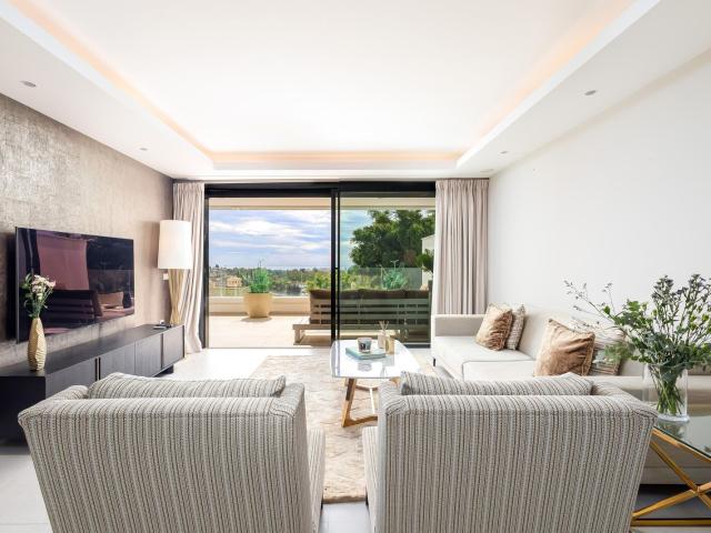 Middle Floor Apartment in Nueva Andalucía