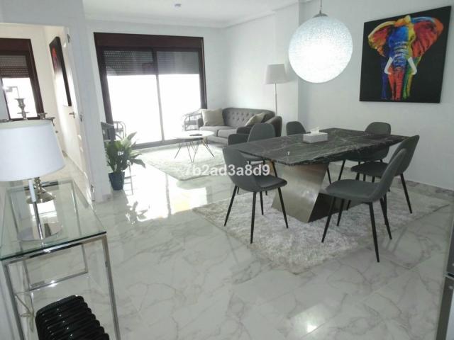 Middle Floor Apartment in Nueva Andalucía