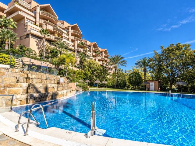 Middle Floor Apartment in Nueva Andalucía