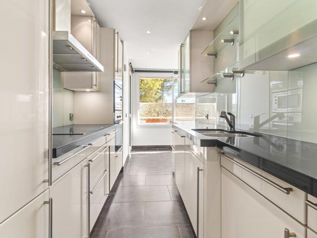 Middle Floor Apartment in New Golden Mile