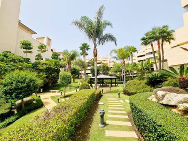 Middle Floor Apartment in New Golden Mile
