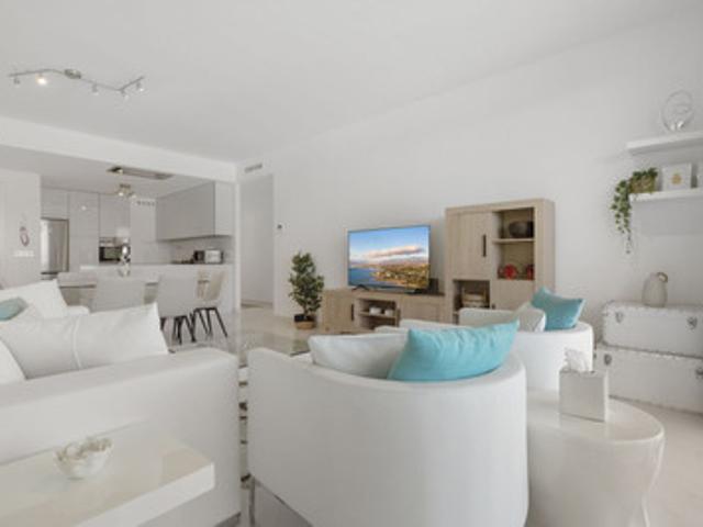 Middle Floor Apartment in New Golden Mile