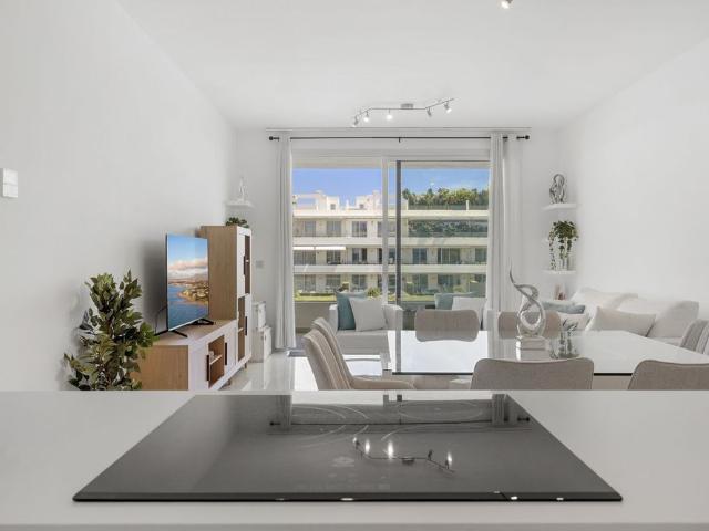 Middle Floor Apartment in New Golden Mile