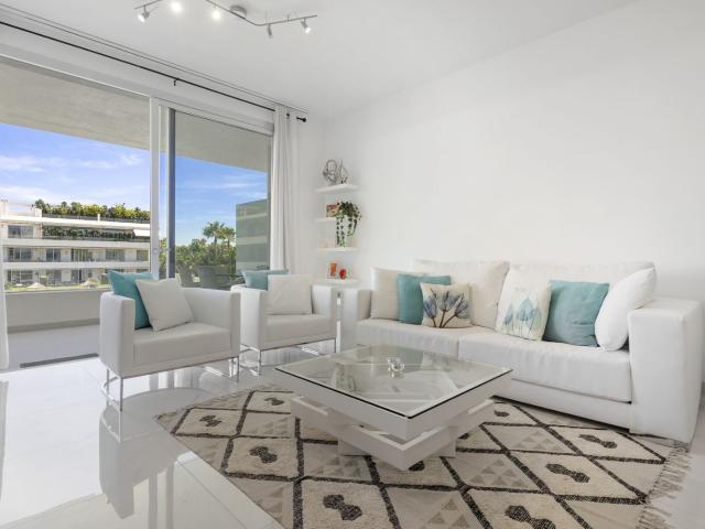 Middle Floor Apartment in New Golden Mile