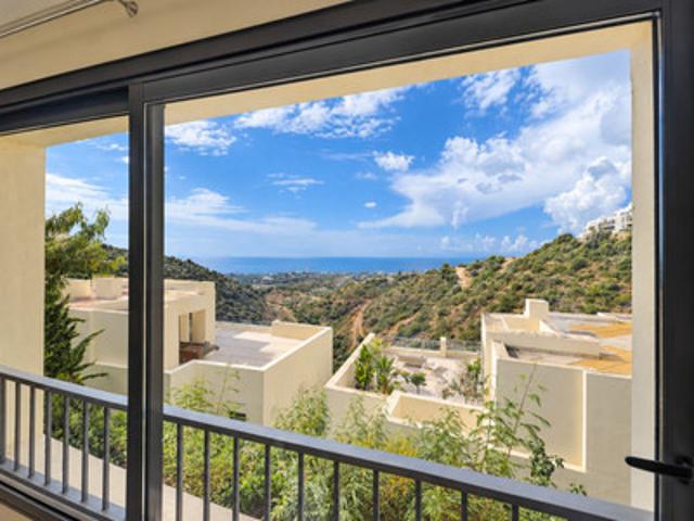 Middle Floor Apartment in Altos de los Monteros