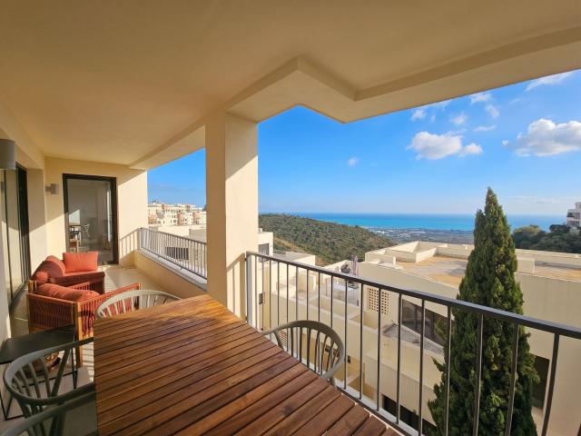 Middle Floor Apartment in Altos de los Monteros