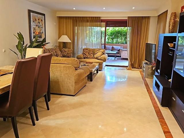 Middle Floor Apartment in Bahía de Marbella
