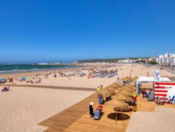 Middle Floor Apartment in Barbate
