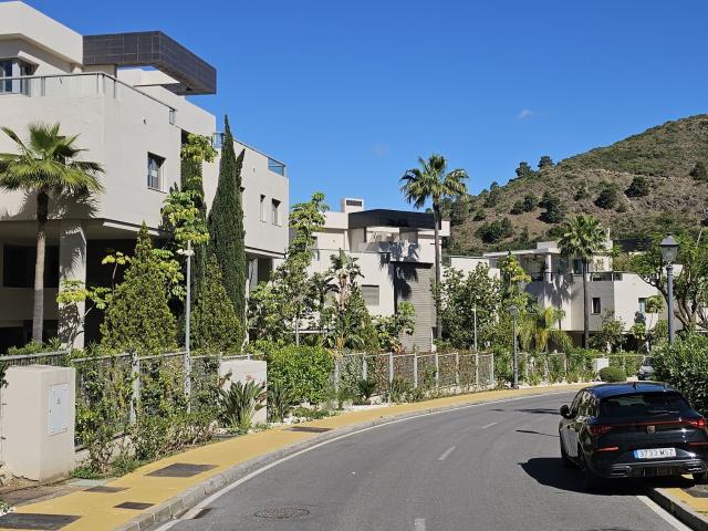 Middle Floor Apartment in Benahavís