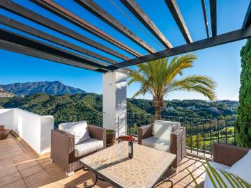 Middle Floor Apartment in Benahavís