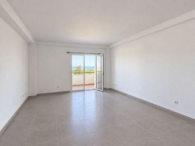 Middle Floor Apartment in Calahonda