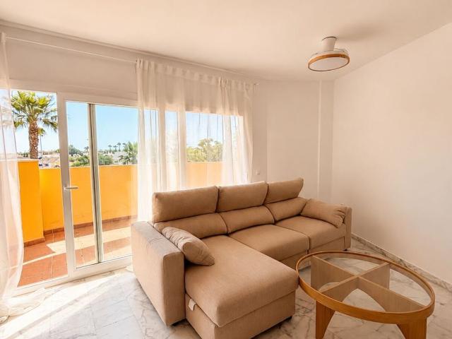 Middle Floor Apartment in Cancelada